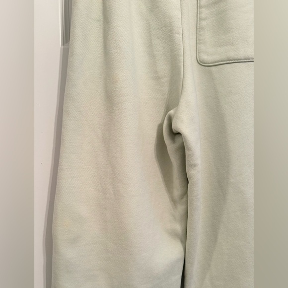 ALO Renown Heavyweight Hoodie and Heavy Weight Sweatpants Set - Picture 11 of 17